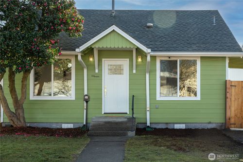 418 W Main, Puyallup, WA, 98371-5324 | Card Image