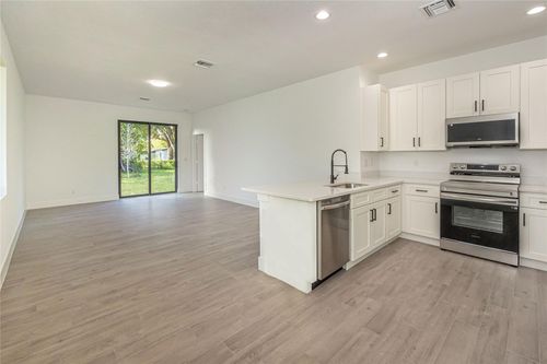 1605 N 23rd St, Fort Pierce, FL, 34950-2034 | Card Image