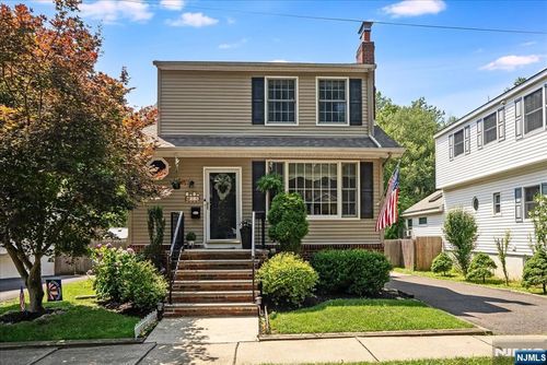 15 Oak Street, Hillsdale, NJ, 07642 | Card Image