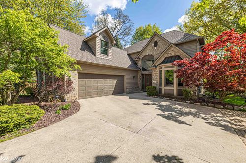 1440 Woodbridge Ln, Wixom, MI, 48393-1673 | Card Image