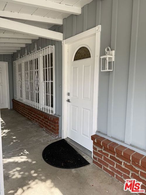 12015 Riverside Dr, Valley Village, CA, 91607-3726 | Card Image