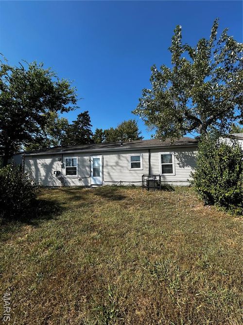 817 Saint Matthew Dr, Cahokia Heights, IL, 62206-1737 | Card Image