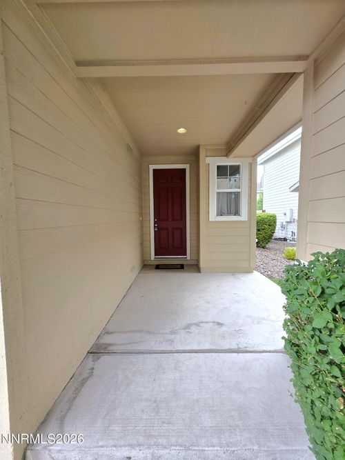 9229 Lone Wolf Cir, Reno, NV, 89506-4001 | Card Image