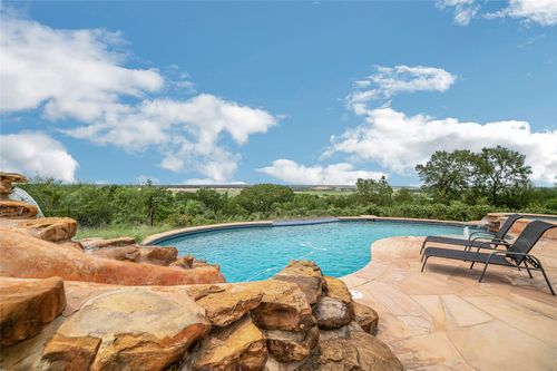 520 Double Eagle Ranch Dr, Cedar Creek, TX, 78612-4271 | Card Image