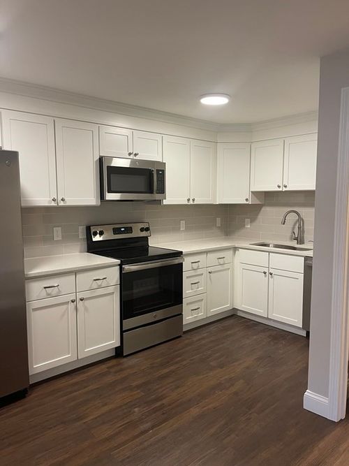 apt-d79-180 Main St, Bridgewater, MA, 02324-1464 | Card Image
