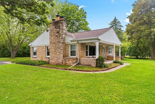 1636 Lost Dauphin Road, DE PERE, WI, 54115 | Card Image