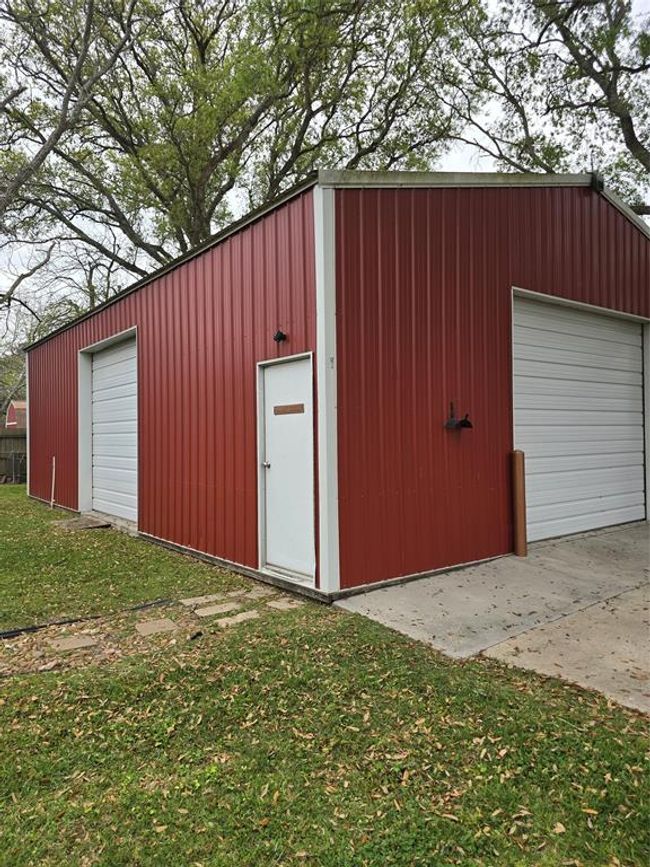 Large roll up doors on TWO sides of the permitted, and built to code, barn WHAT???? | Image 42