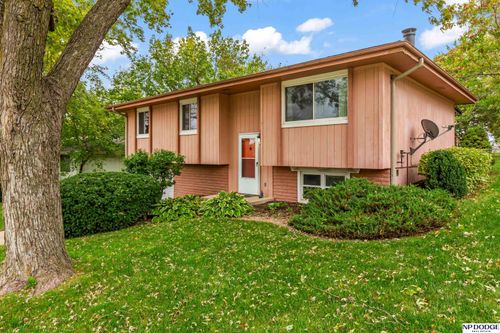 7727 Rosewood Lane Ct, La Vista, NE, 68128-2737 | Card Image