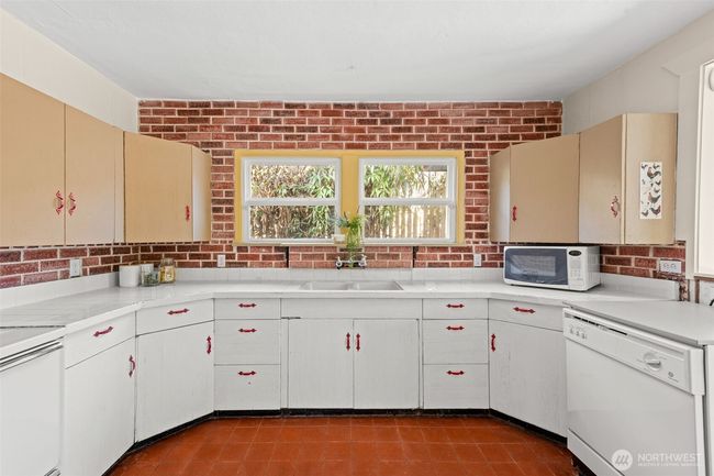 Kitchen | Image 13