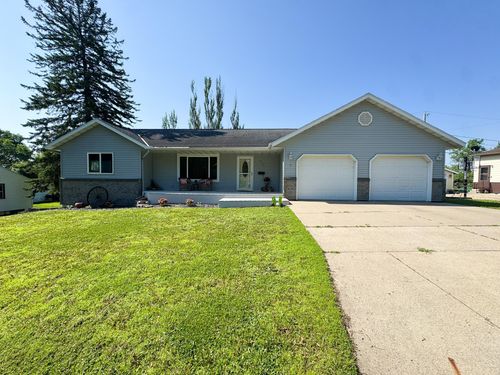 915 W Stanton Ave, Fergus Falls, MN, 56537-2514 | Card Image