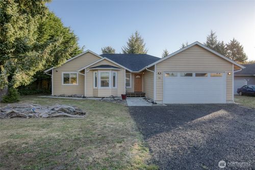 516 Canal Dr Se, Ocean Shores, WA, 98569-9667 | Card Image