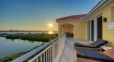 top floor balcony | Image 2