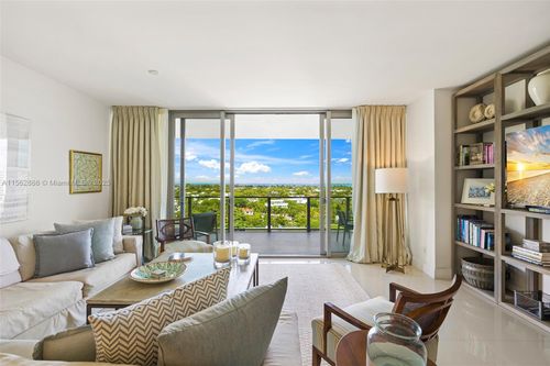 905s-360 Ocean Dr, Key Biscayne, FL, 33149-1638 | Card Image