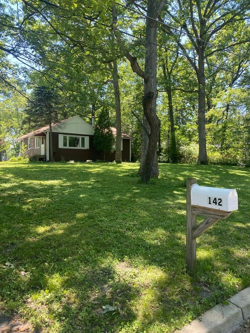 142 School St, Wood Dale, IL, 60191-1106 | Card Image