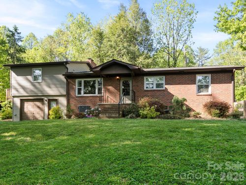 97 Columbia Cir, Hendersonville, NC, 28792-7005 | Card Image