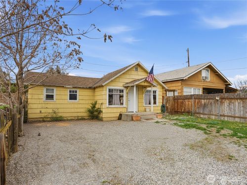 2436 Chatham Hill Dr, Wenatchee, WA, 98801-5917 | Card Image