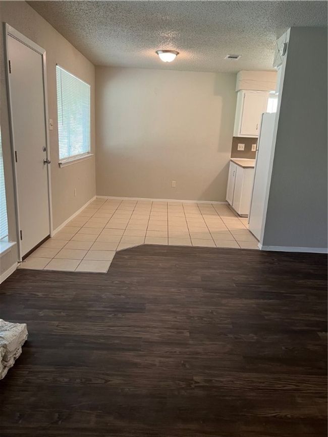 7318 Lunar Dr, House other with 3 bedrooms, 2 bathrooms and 2 parking in Austin TX | Image 6