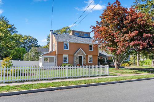 51 Lemay St, West Hartford, CT, 06107-3026 | Card Image