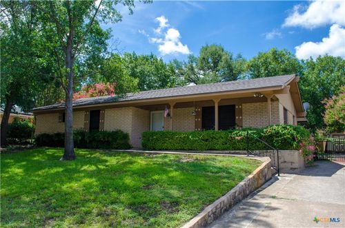 303 E 20th Ave, Belton, TX, 76513-2011 | Card Image