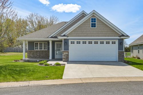 31023 Magnolia Ridge Way, Lindstrom, MN, 55045-9532 | Card Image