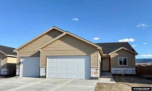 4763 Buffalo Meadows Way, Mills, WY, 82644-5190 | Card Image