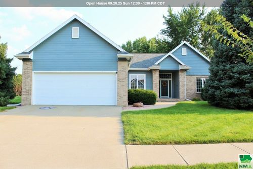 102 Levee Trl, Dakota Dunes, SD, 57049-5232 | Card Image