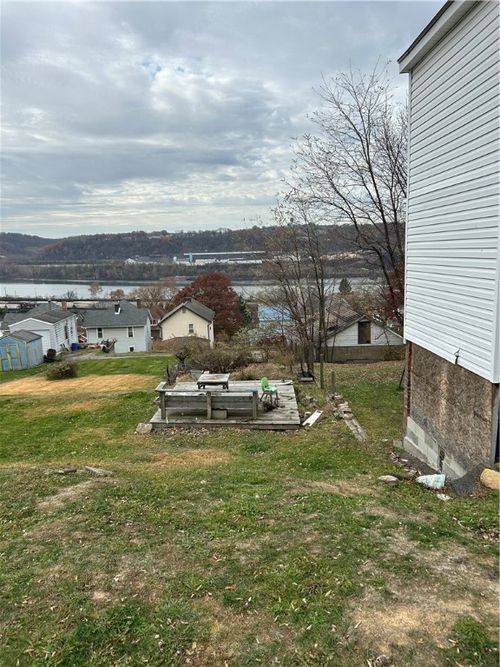 1106 8th Ave, Freedom, PA, 15042-1748 | Card Image