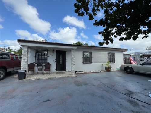 825 E 9th Ln, Hialeah, FL, 33010-4637 | Card Image