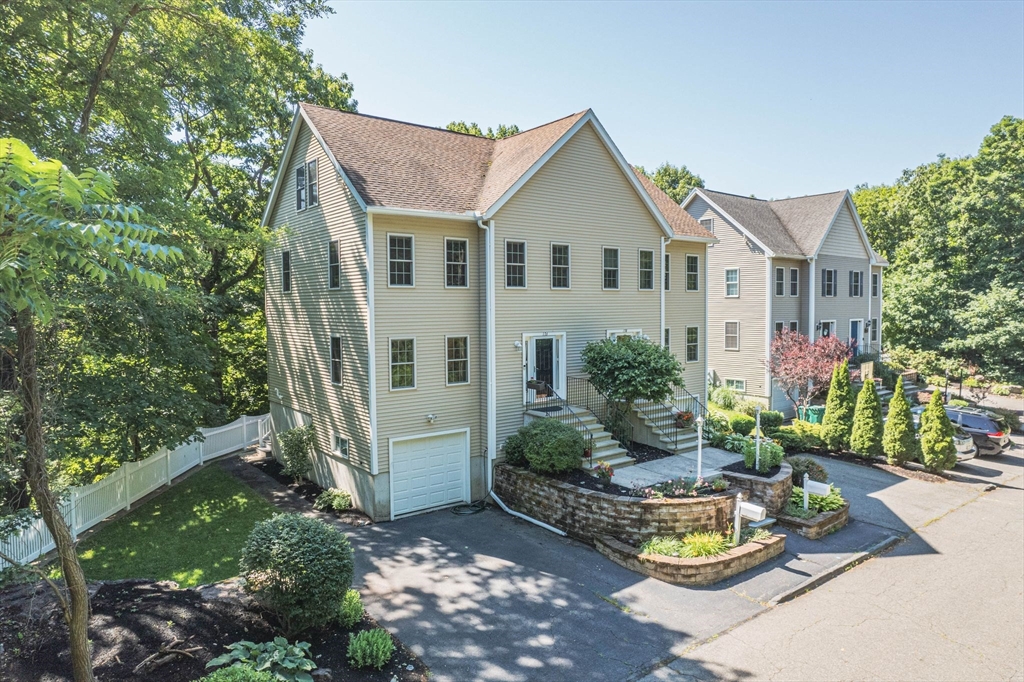 Webbacowitt Ave, Lynn, MA 01905