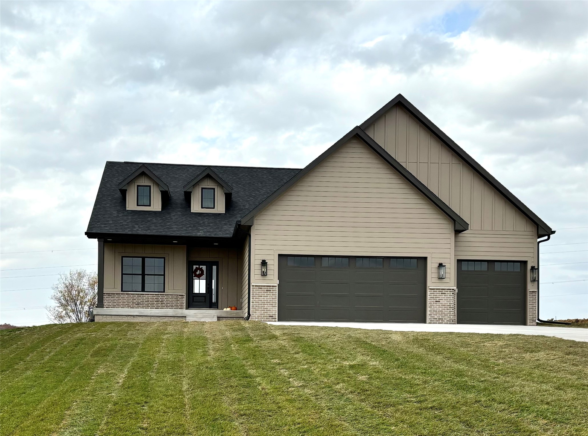 Bos Ridge Rd, Pella, IA 50219
