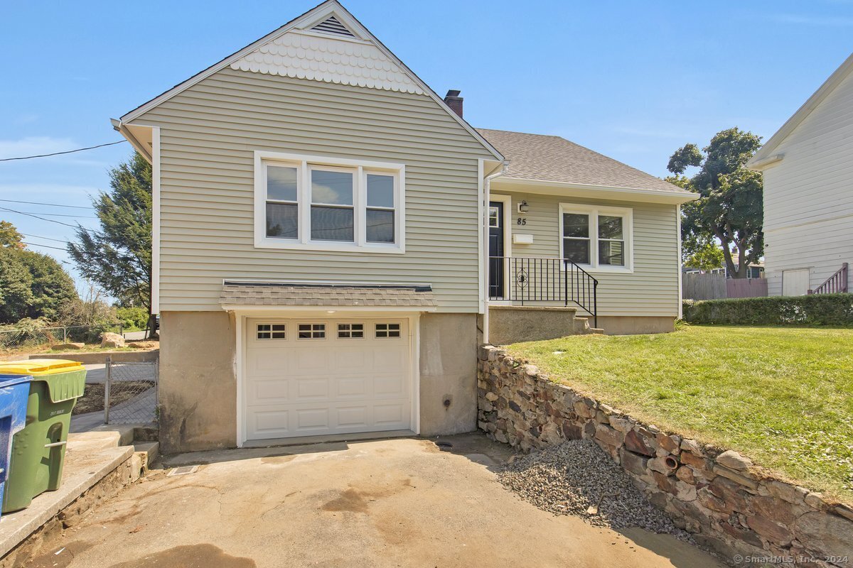 Linwood St, Waterbury, CT 06704