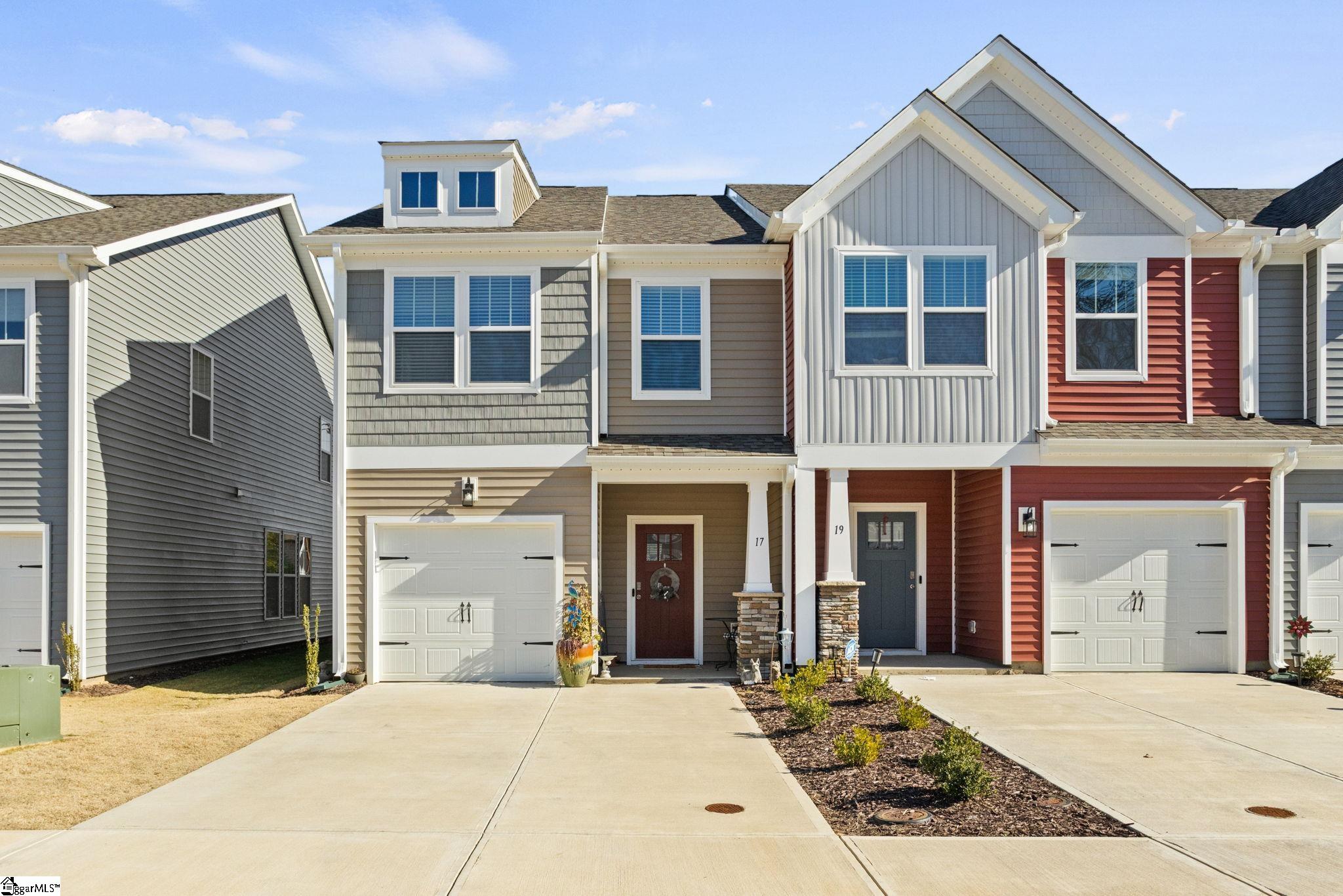 Starlake Rd, Simpsonville, SC 29681