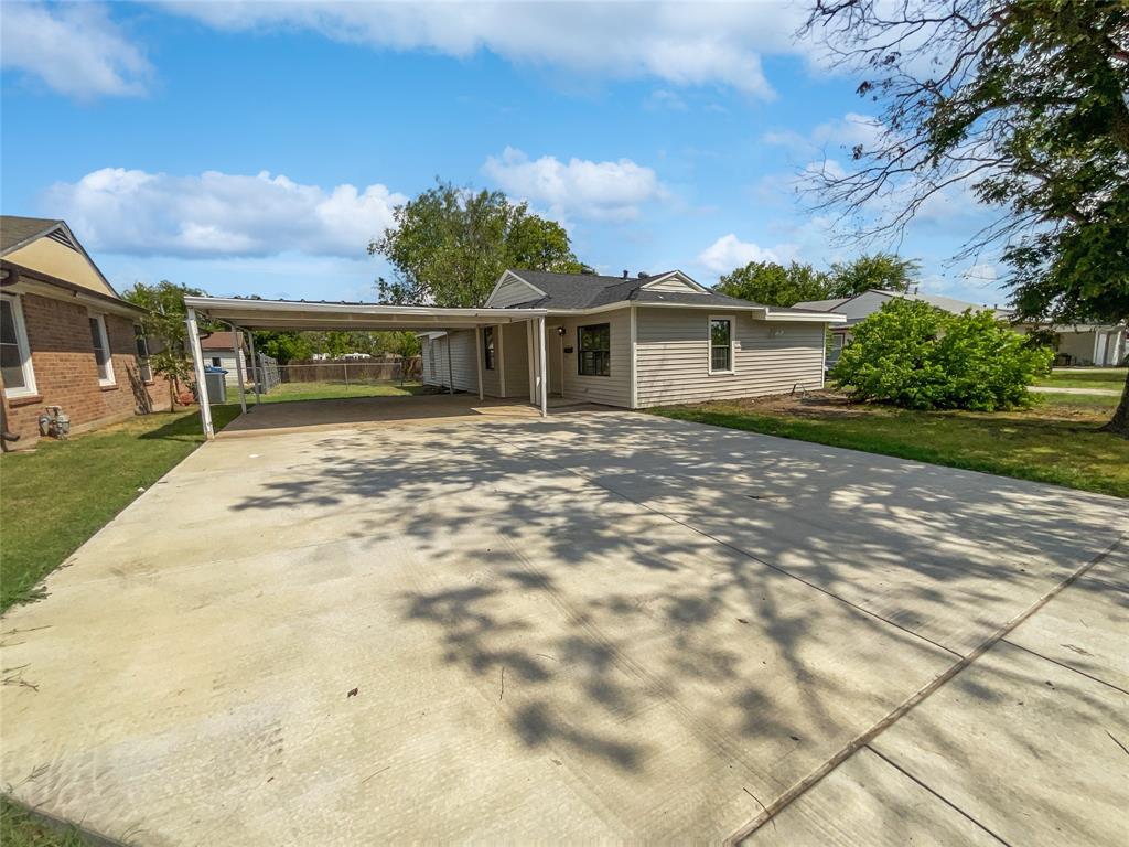 Collins Ct, Blue Mound, TX 76131