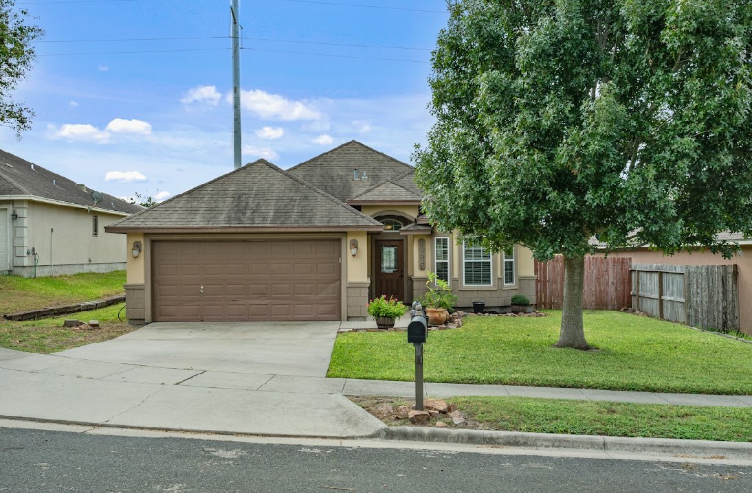 Julianna Dr, Corpus Christi, TX 78410