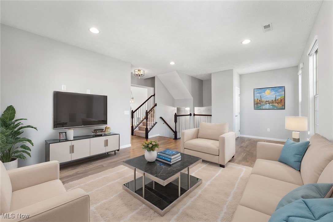 Winchester Ave, Lakewood, OH 44107