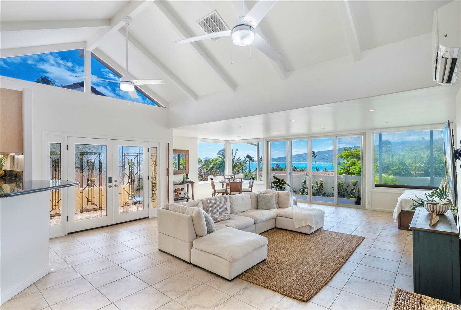 Poipu Dr, Honolulu, HI 96825