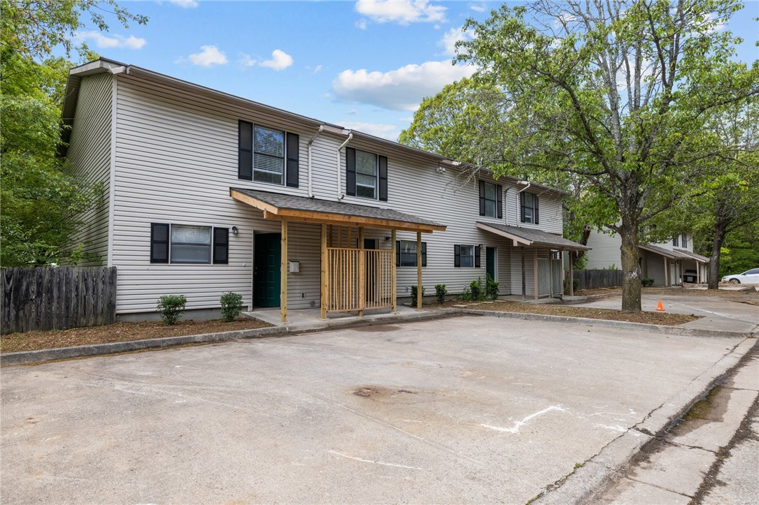 Sequoyah Ct, Fayetteville, AR 72701