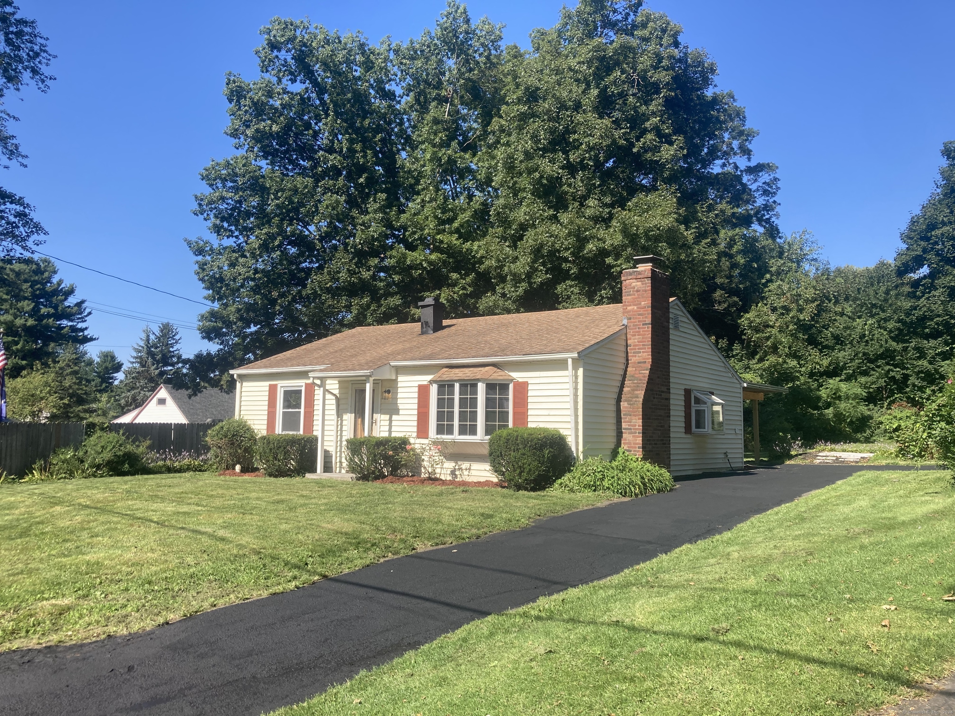 Norman Ave, Wallingford, CT 06492