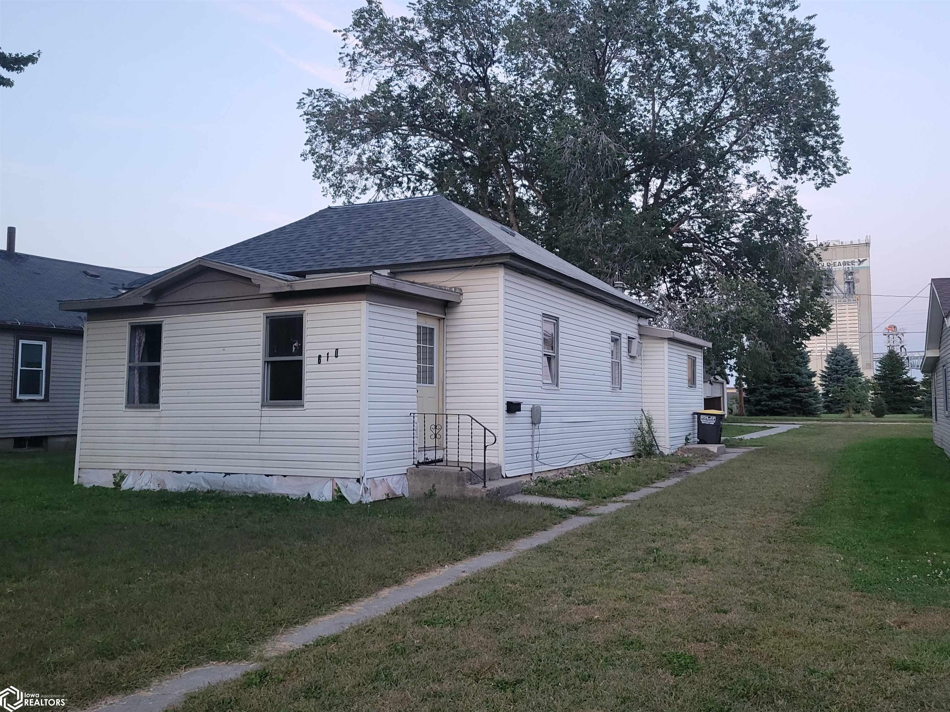 Lincoln Ave, Eagle Grove, IA 50533