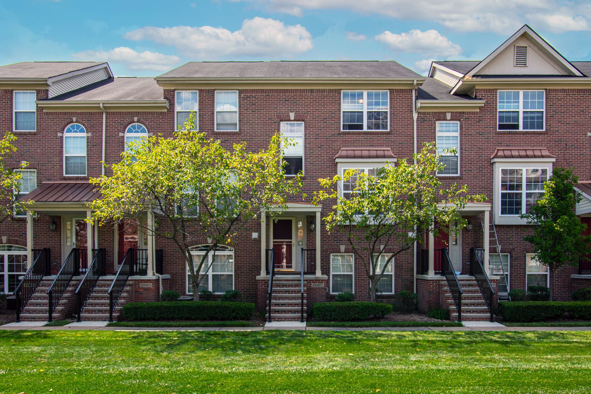 Saint James , Southfield, MI 48075