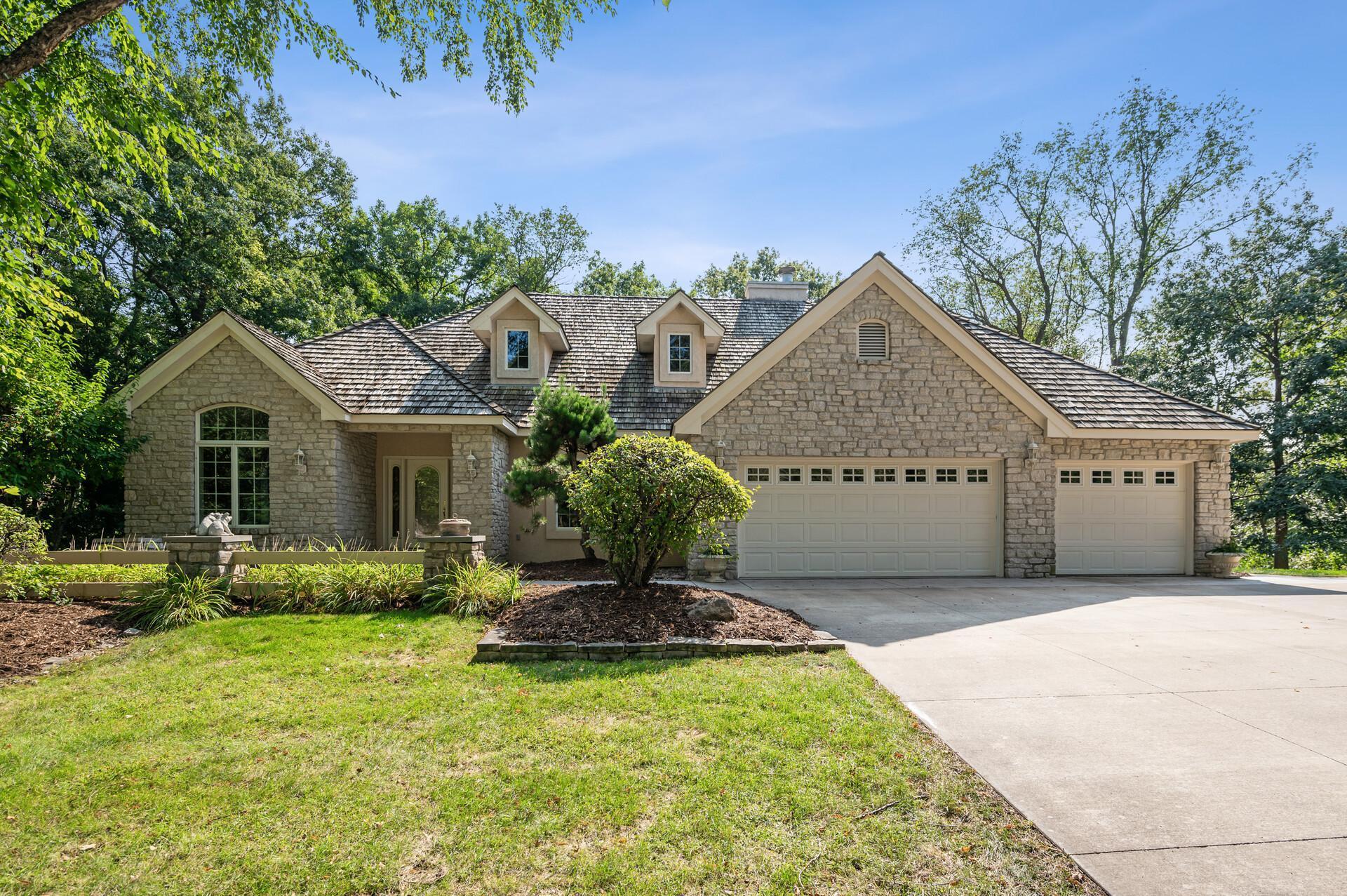 Pleasant Lake Rd, Saint Paul, MN 55127