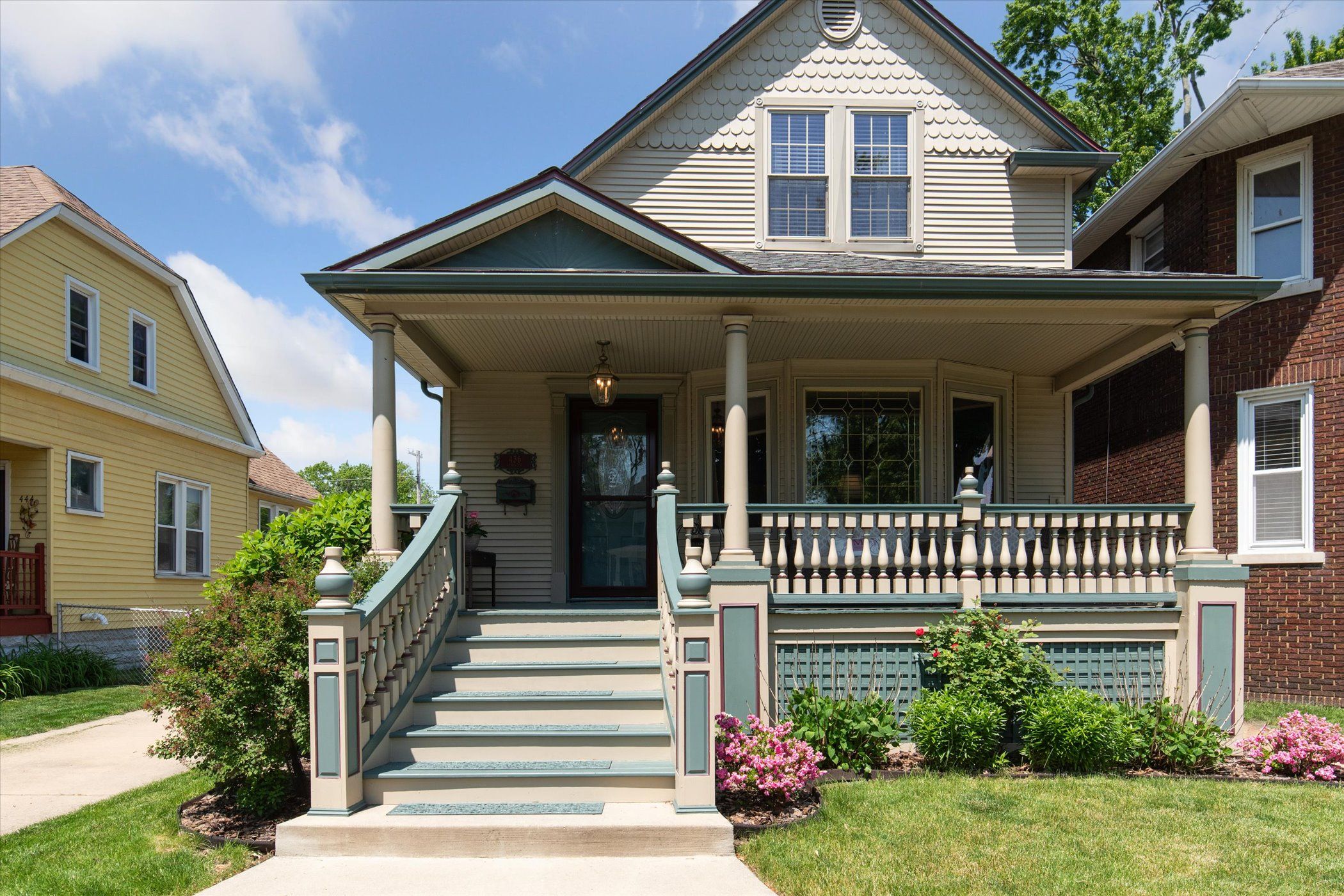 Vinewood St, Wyandotte, MI 48192