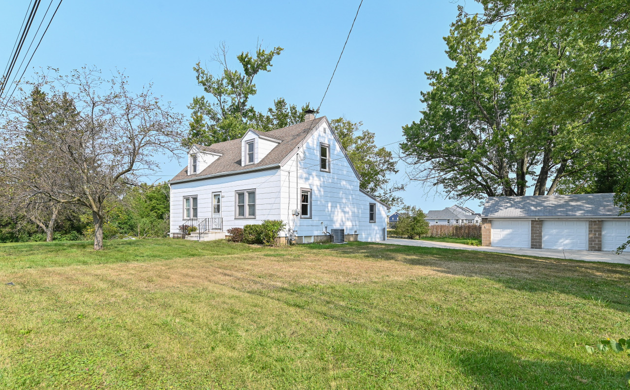 Northwestern Ave, Caledonia, WI 53406