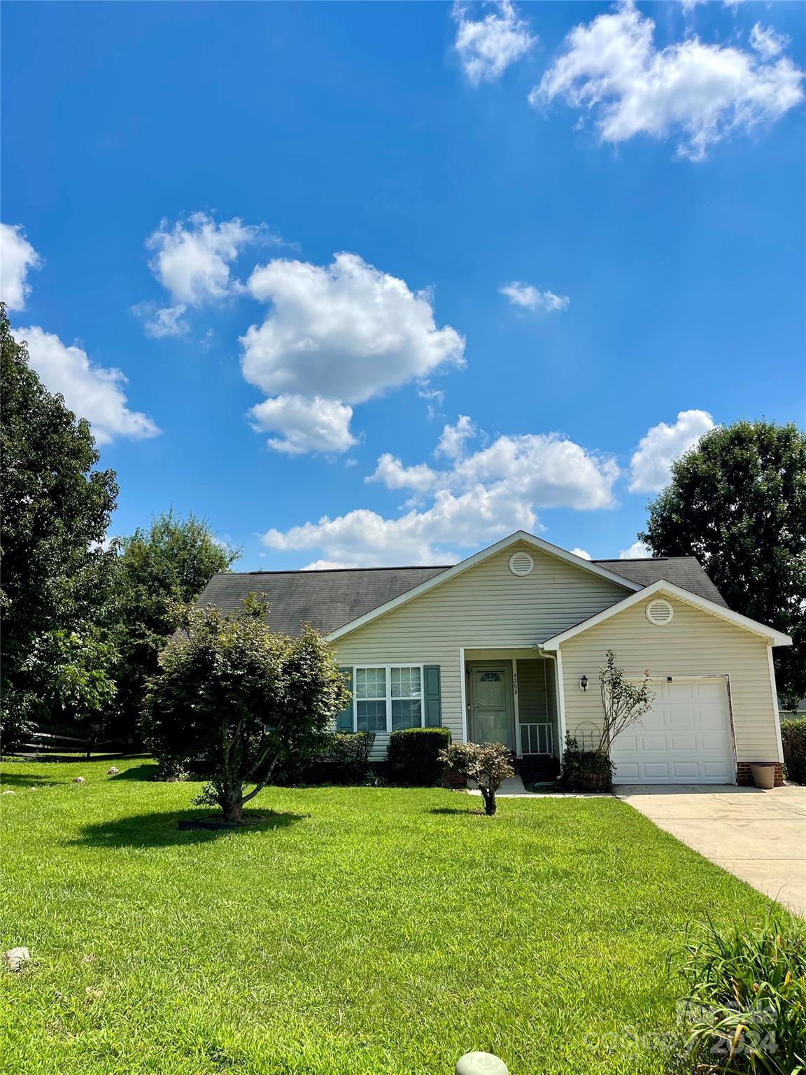 Bryan Furr Dr, Charlotte, NC 28216