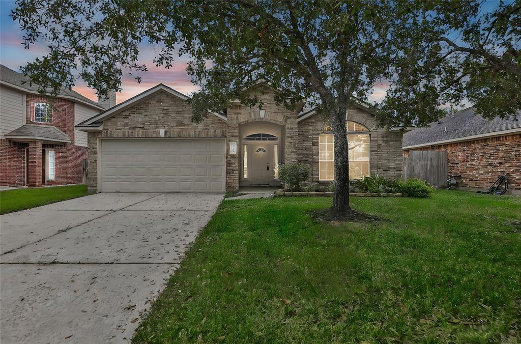 Regal Park Ct, Conroe, TX 77385