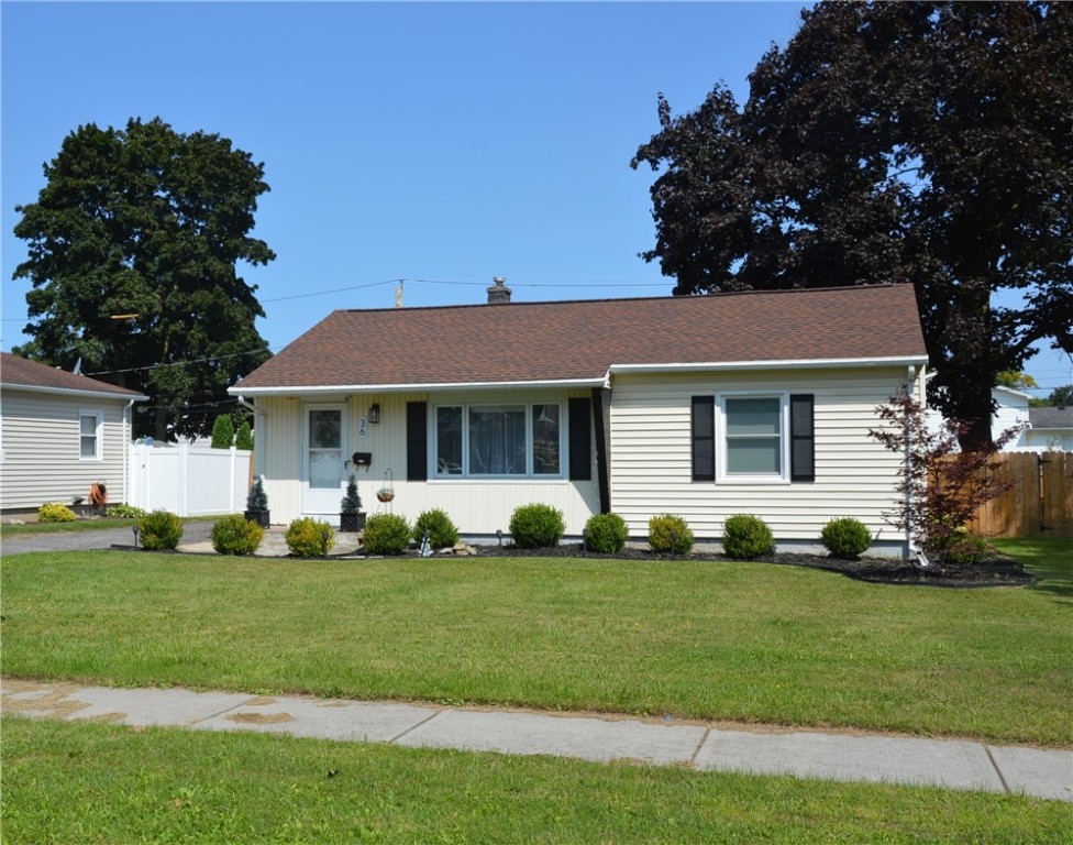 Castlewood Dr, Rochester, NY 14624