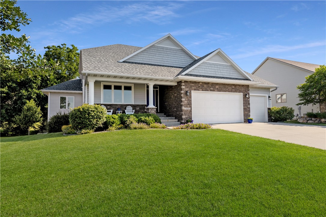 Tanglewood Dr, Clive, IA 50325