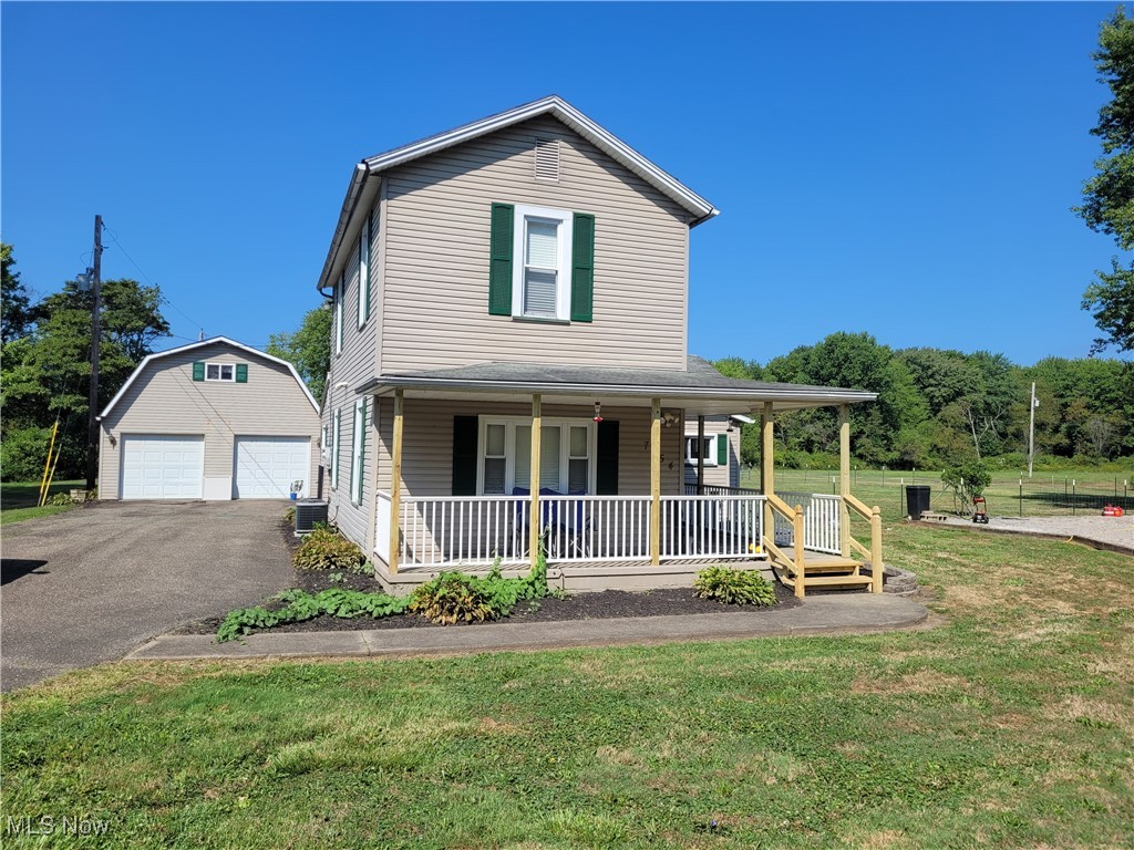 Newport Rd, Uhrichsville, OH 44683