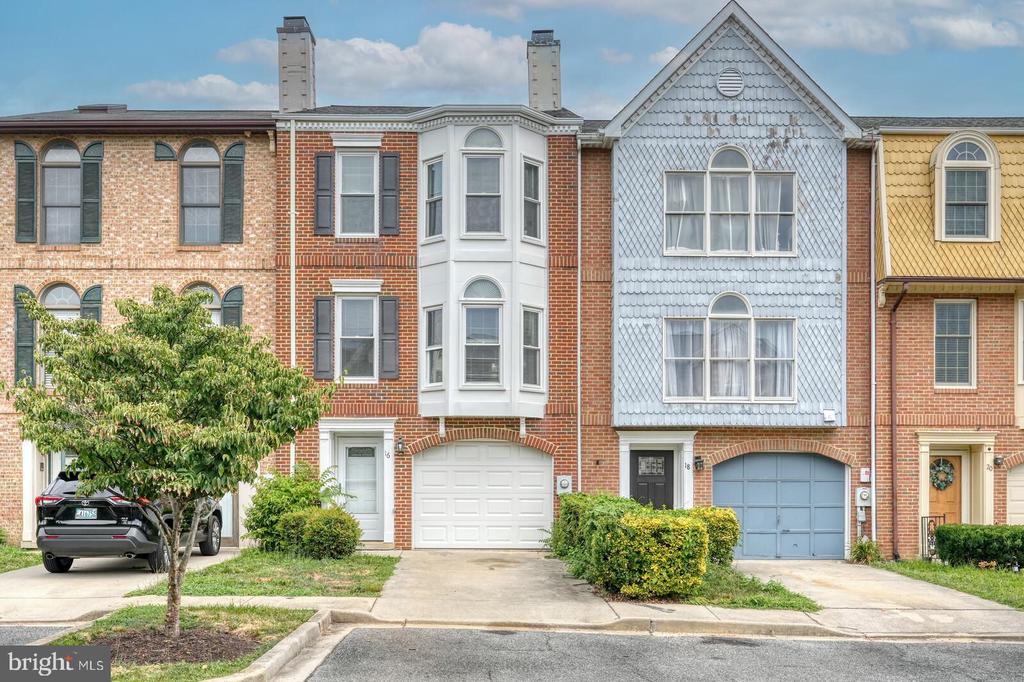 Victoria Sq, Frederick, MD 21702