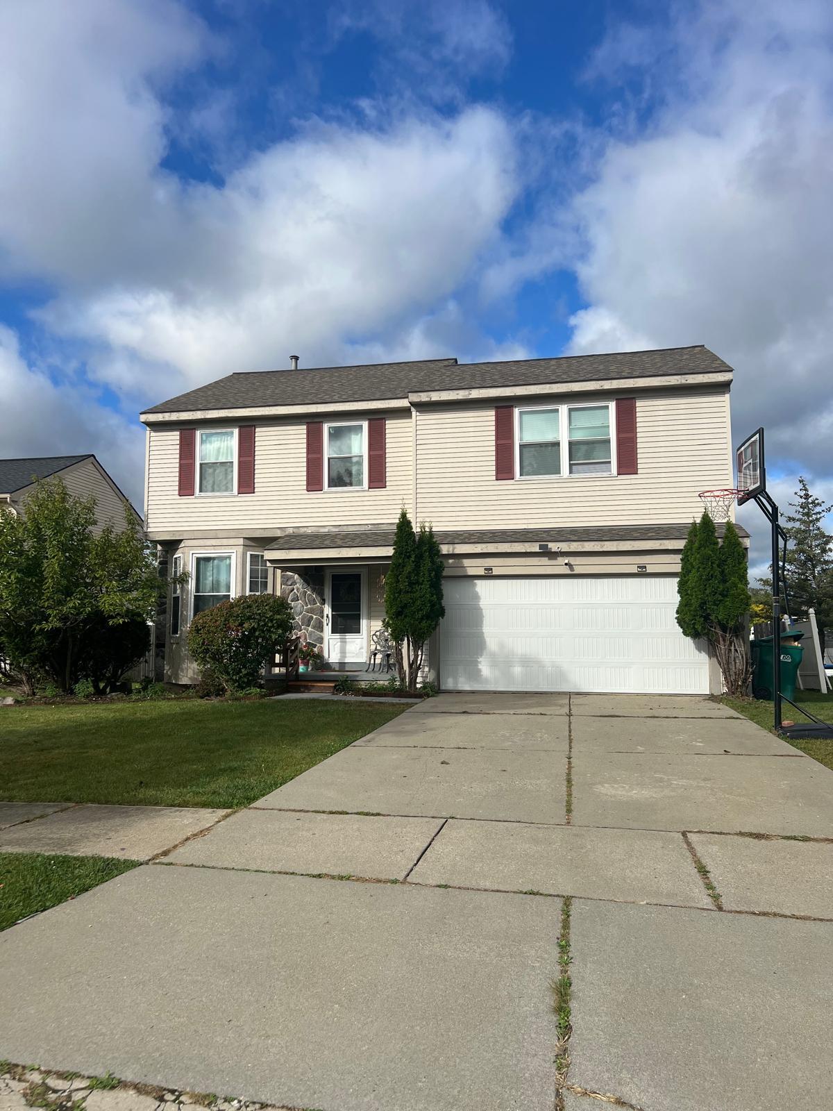 Hogan Dr, Ypsilanti, MI 48197